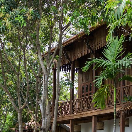 Isann Lodge Siem Reap Extérieur photo